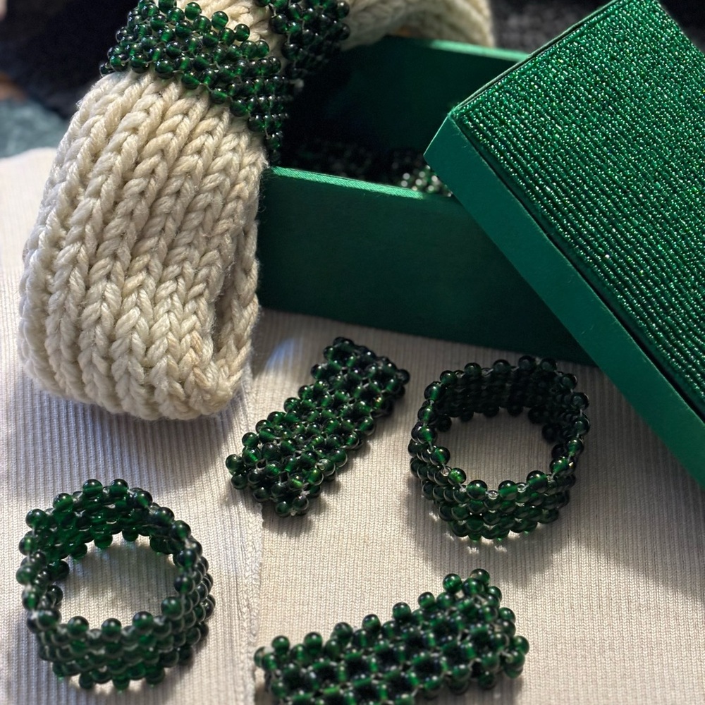 NAPKIN RINGS Beautiful beaded ! Deep green with case (12).